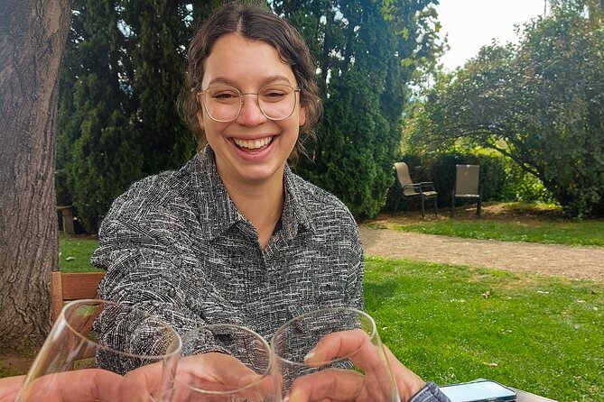 Kelowna Guided E-Bike Wine Tour with Tastings and Okanagan Lunch - What the small group adds