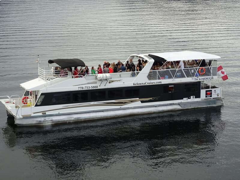 Kelowna: Okanagan Lake Afternoon Cruise - City Park, Steamboat Bay, and Manhattan Point