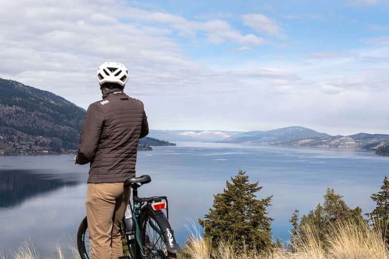 Kelowna: Okanagan Lake Guided E-Bike Tour with Picnic - What the E-Bike Actually Adds