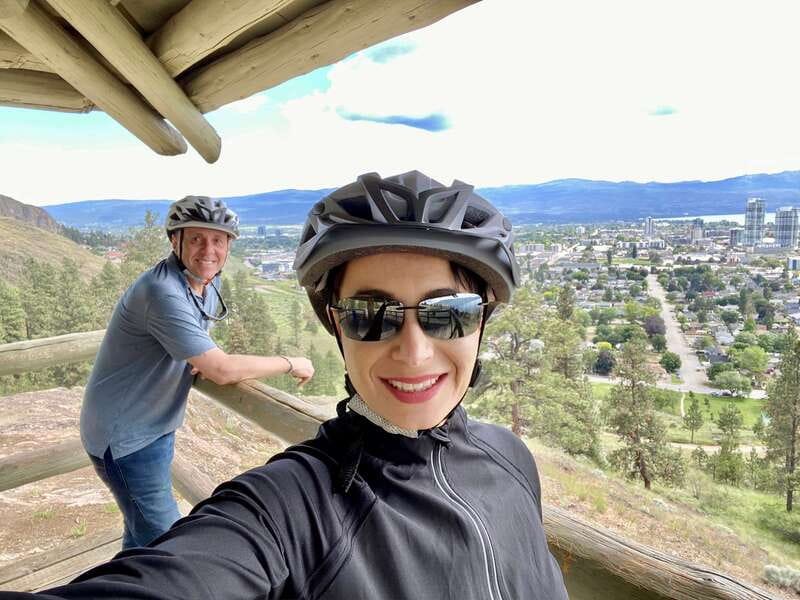 Kelowna: Okanagan Lake Guided E-Bike Tour with Picnic - Paul’s Tomb and the Okanagan Picnic