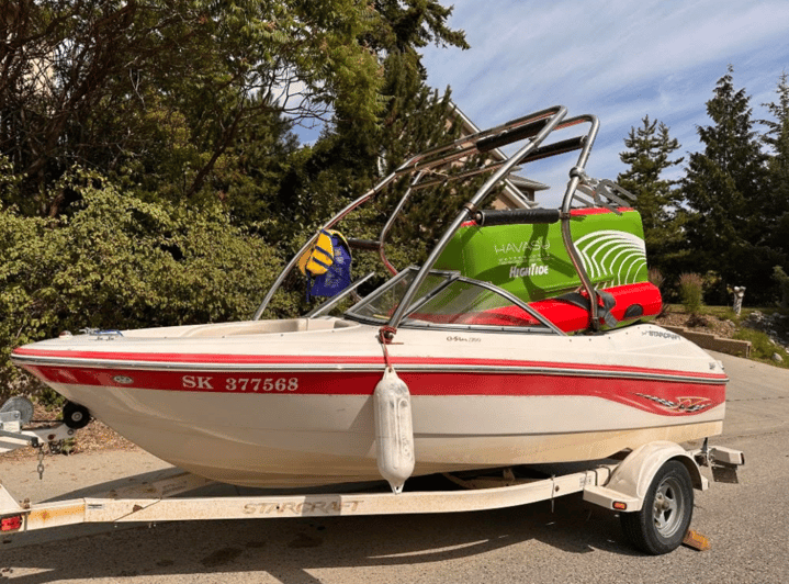 Kelowna: StarCraft C1700 Speed Boat Rental - The StarCraft C1700 on the water