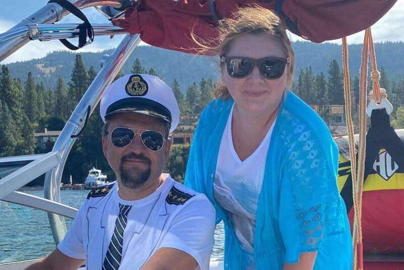 Kelowna: Tiki Party Yacht Rental - A Tiki boat made for your own group