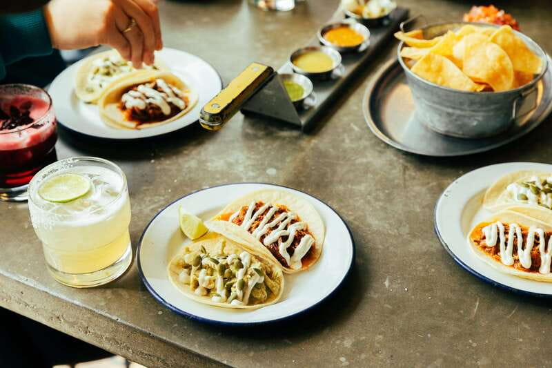 Kelowna: Walking Food Tour with 7 Tastings and 4 Drinks - Kasugai Gardens and the first food break