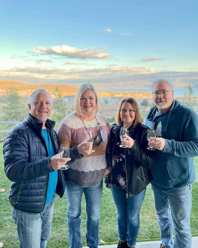 Kelowna: West Kelowna Full Day Guided Wine Tour - Black Swift finishes the tasting route