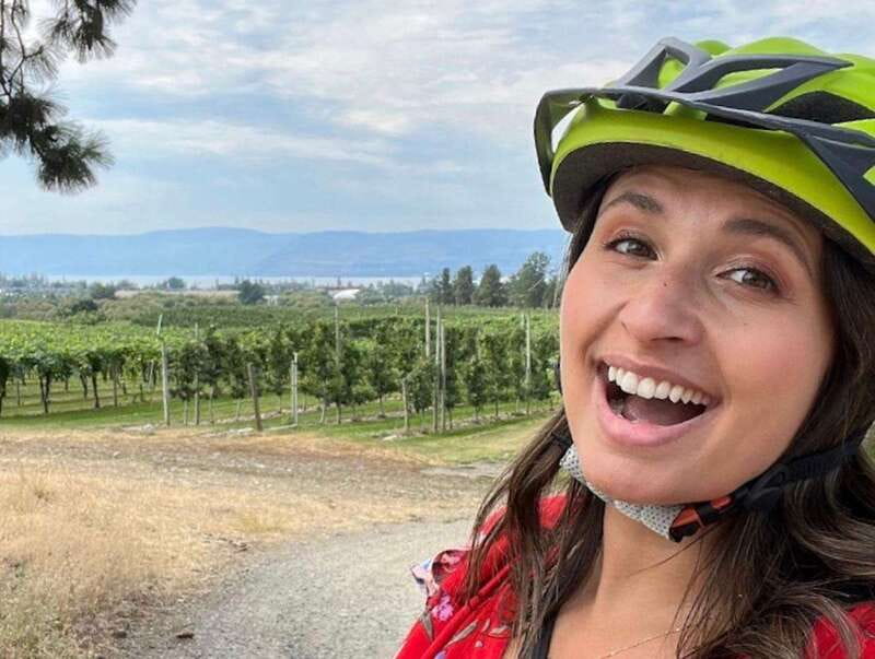Kelowna: Wine Tasting by E-bike, Smartphone Guide & Lunch - The first ride from Lakeside Eco-Sports