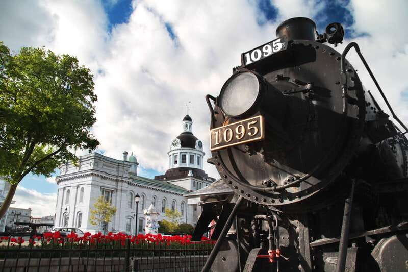 Kingston: Hop-On Hop-Off Trolley Tour - Picking 24, 48, or 72 hours