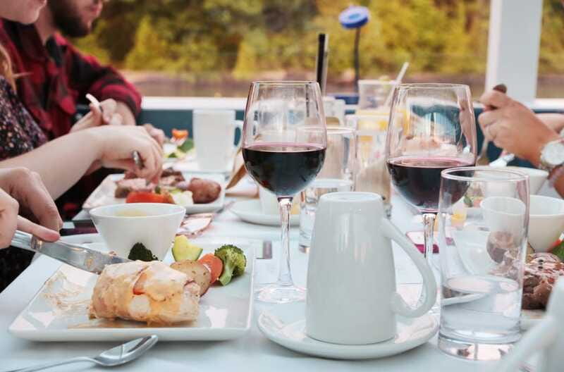 Kingston: Sunset Dinner Cruise - What the three-course dinner is like