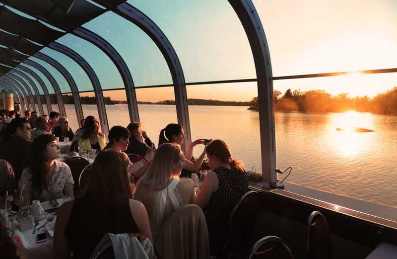 Kingston: Sunset Dinner Cruise - Music, commentary, and the evening mood