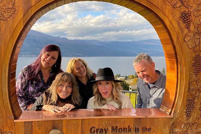 Lake Country Half Day Guided Wine Tour With 4 Wineries - What the five-hour schedule really feels like
