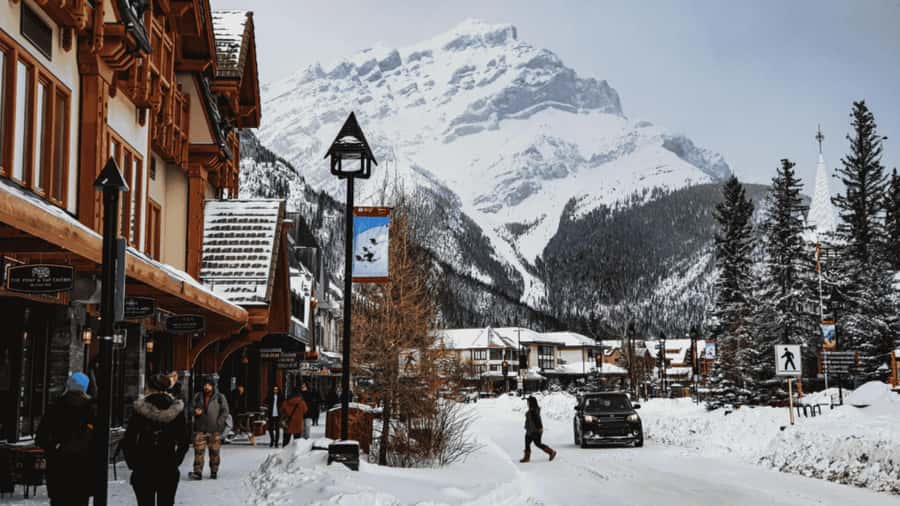Lake Louise, Moraine, & Emerald: From Calgary/Canmore/Banff - Lunch, clothing, and the realities of a mountain day
