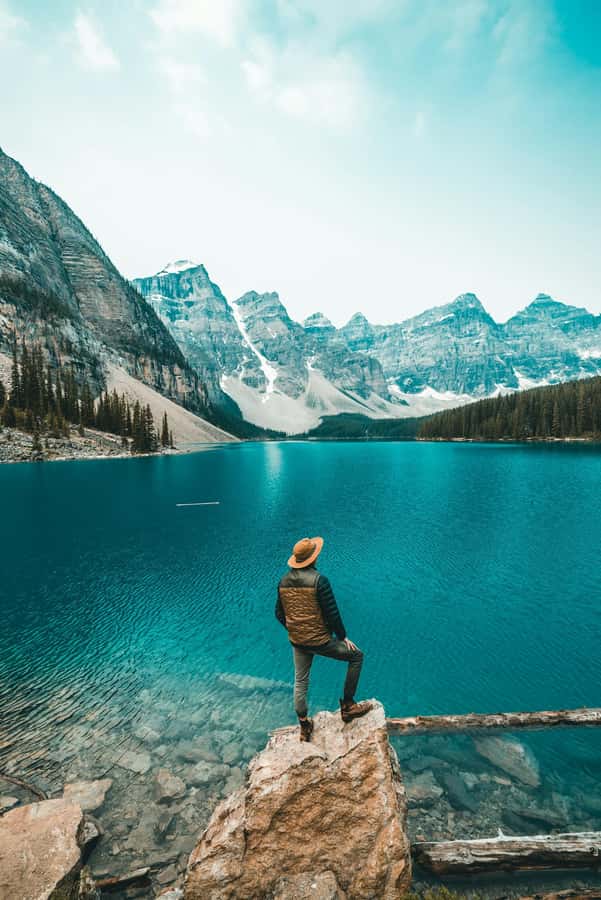 Lake Louise,Moraine,Emerald Lake,Johnston Canyon & BanffTour - Lake Louise gives you the classic first look