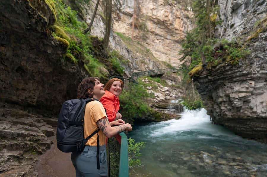 Lake Louise,Moraine Lake,Yoho NP,Johnston Canyon & BanffTour - Why this route covers so much of the Canadian Rockies