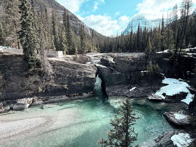 Lake Moraine Lake Louise Johnston Canyon Banff Town Day Tour - What the guide adds to the day