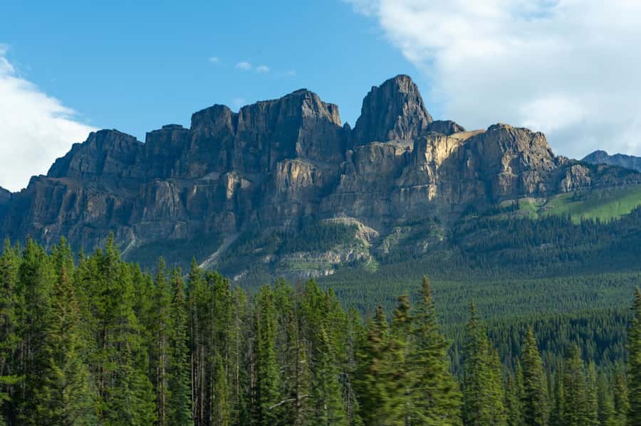 Lakes Moraine, Louise, Emerald, Johnston Canyon & Yoho Tour - Vermilion Lakes and the winter alternative