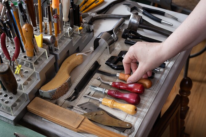 Leather belt making workshop - Starting with leather selection
