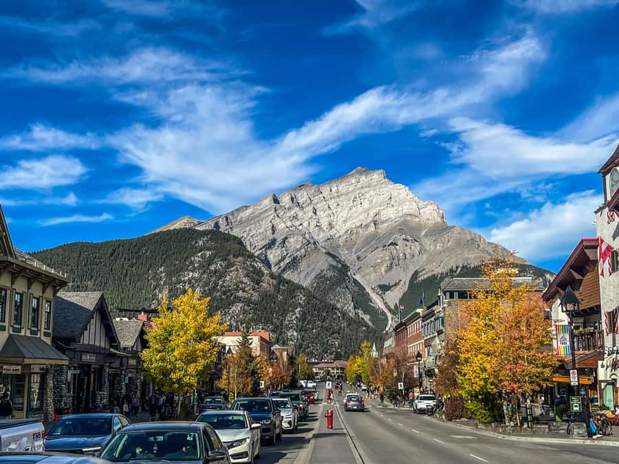 Louise, Moraine/Johnston Canyon, Minnewanka & Banff Town - Morning pickup from Calgary, Canmore, or Banff
