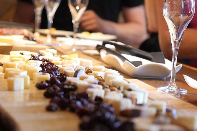 Lunch in the Vineyard: A Scenic Niagara Wine Tour Experience - Lunch, cheese, and pacing the tastings