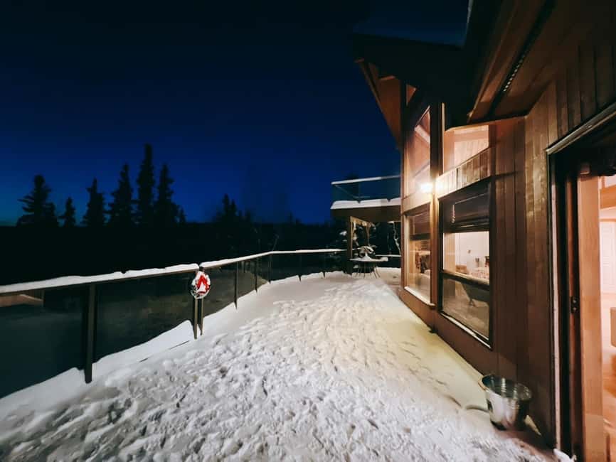 Madeline Lake: Aurora Lodge and Aurora Chasing Tour - The guides and the pace of the evening