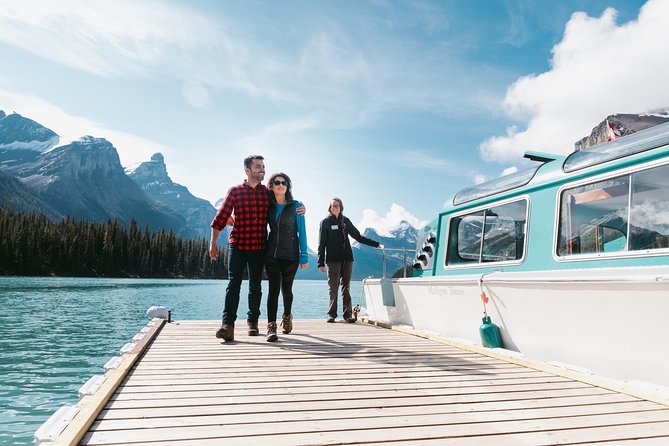 Maligne Lake Cruise - The heated boat makes a real difference