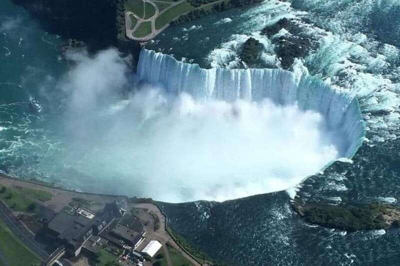 Mississauga: Niagara Falls Day Tours with Boat and Lunch - Why this Mississauga day trip works