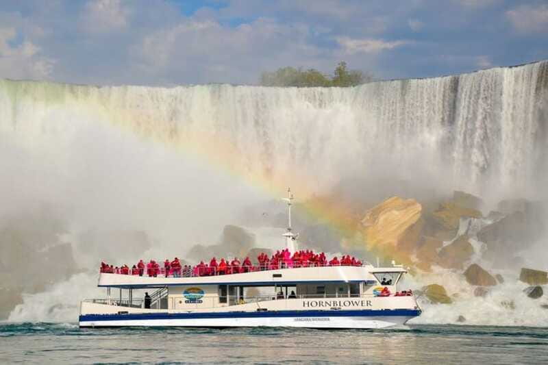 Mississauga: Niagara Falls Day Tours with Boat and Lunch - Getting your first view of Niagara Falls