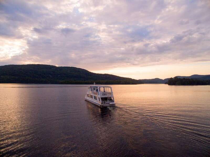 Mont-Tremblant: Guided Scenic Lake Cruise - Finding the right seat for the cruise