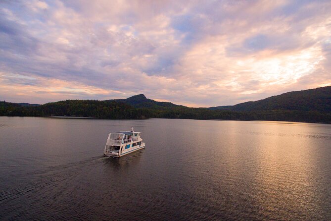 Mont-Tremblant Lake Cruise - Boarding at Place Saint-Bernard