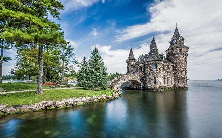 Montreal: 3-Day Toronto, Niagara Falls, Thousand Islands - Who should book this three-day route?