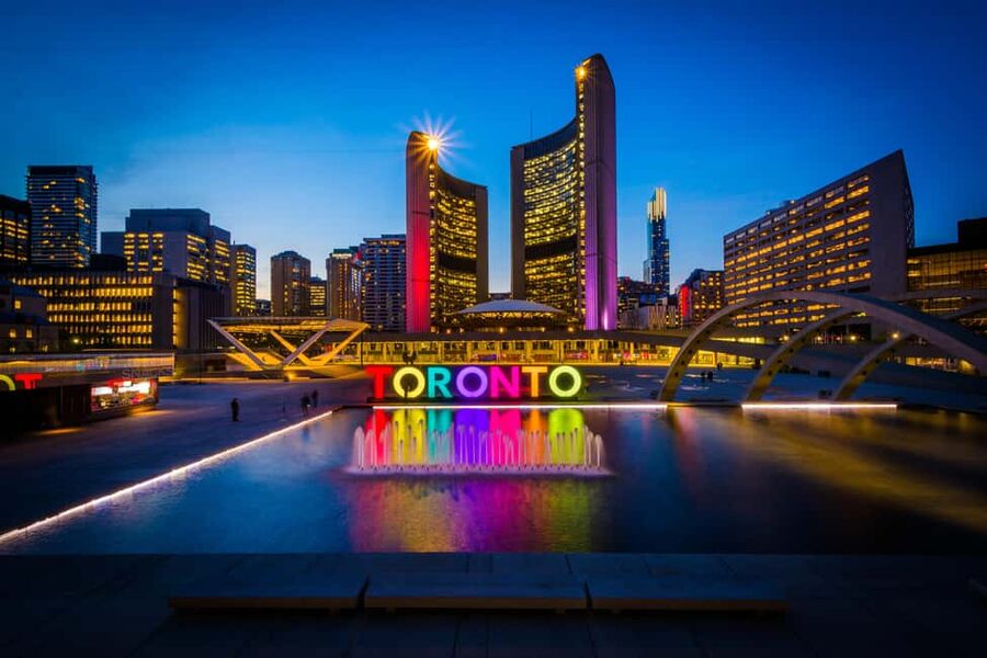 Montreal: 3-Day Toronto, Niagara Falls, Thousand Islands - What the long coach days feel like
