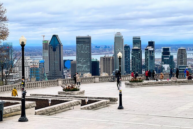 Montreal: 3-Hour Private Car Tour with Expert & Free Pick up - A quick city orientation from Old Montreal to Mount Royal