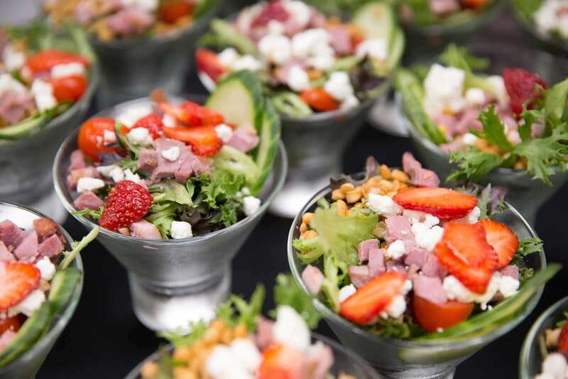 Montréal: 3 or 5-Course Dinner Cruise with DJ & Dancing - Should you book this dinner cruise?