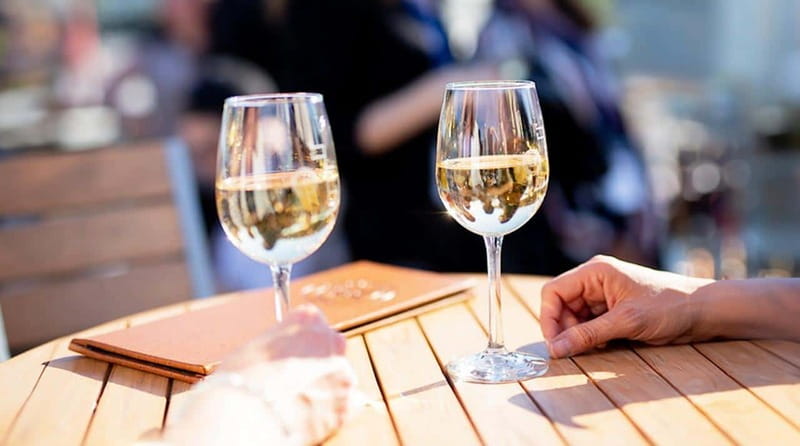 Montréal: 3 or 5-Course Dinner Cruise with DJ & Dancing - Is the Red Carpet upgrade worth it?