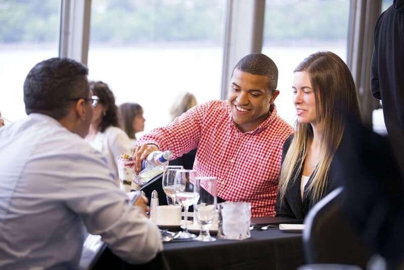 Montréal: 3 or 5-Course Dinner Cruise with DJ & Dancing - Dancing begins after dinner