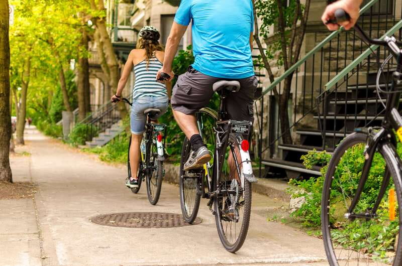 Montreal: All-Day Bicycle Rental - Old Montreal by bike: cobblestones, bakeries, and stops