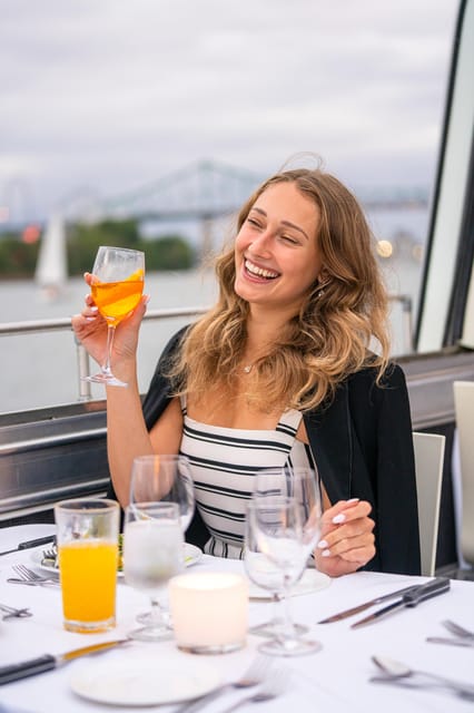 Montreal: Bateau-Mouche Cruise with A La Carte Dinner Option - Seating and Comfort on a Three-Hour Cruise