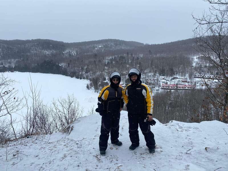 Montreal: Canadian Forest Guided Tour by Snowmobile - From Montreal streets to Laurentian forest