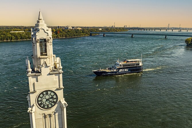 Montreal: Evening cruise with DJ - Montreal’s skyline becomes the evening’s main show