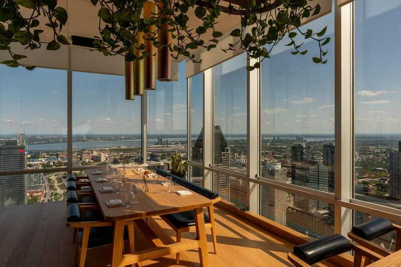 Montreal: Guided Pub Crawl of the City's Skyline Bars - What makes the views worth the effort