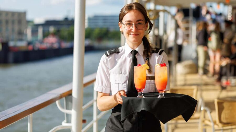 Montréal: Guided Sightseeing River Cruise - Should you book the Montréal river cruise?