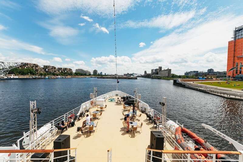 Montréal: Guided Sightseeing River Cruise - Starting at Grand Quay in Old Montréal