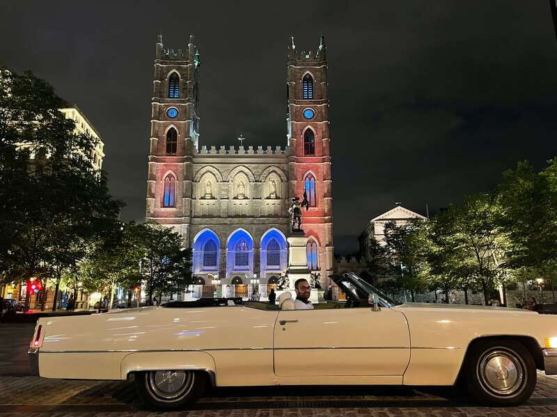 Montréal: Guided Tour in Vintage Convertible Cadillac - The guides bring the Cadillac to life