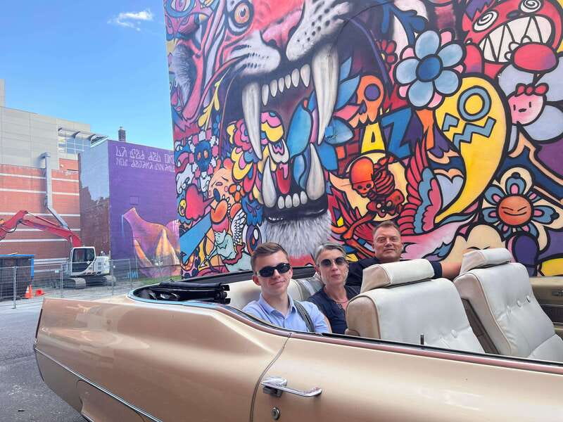 Montréal: Guided Tour in Vintage Convertible Cadillac - What the price means for your group