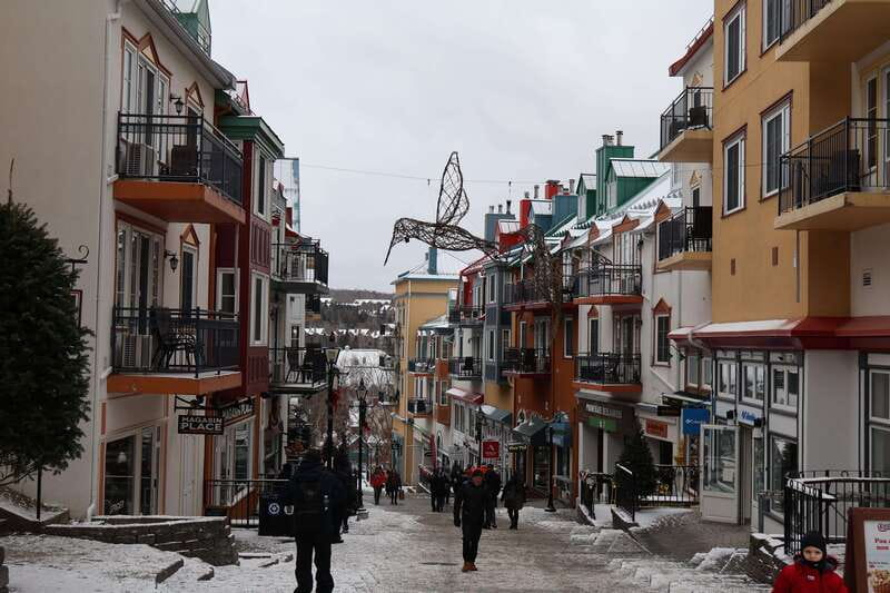 Montreal: Guided tour of the Laurentides Mont Tremblant - Saint-Sauveur gives the morning a gentle start