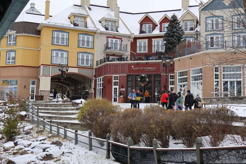 Montreal: Guided tour of the Laurentides Mont Tremblant - Sentier des Cimes takes you above the forest