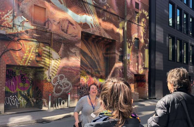 Montreal: Guided Walking Tour of Montreal's Murals - Starting at Maison du développement durable