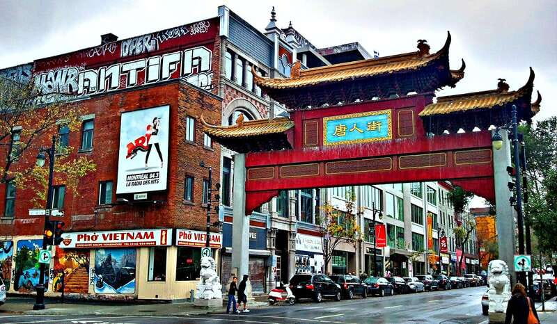 Montreal: Half-day Guided City Tour - Guide quality and language choice