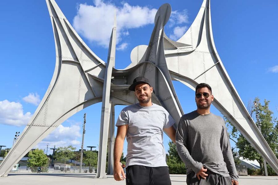 Montreal: Iconic Landmarks All-Inclusive VIP Experience - Airport pickup and layover planning