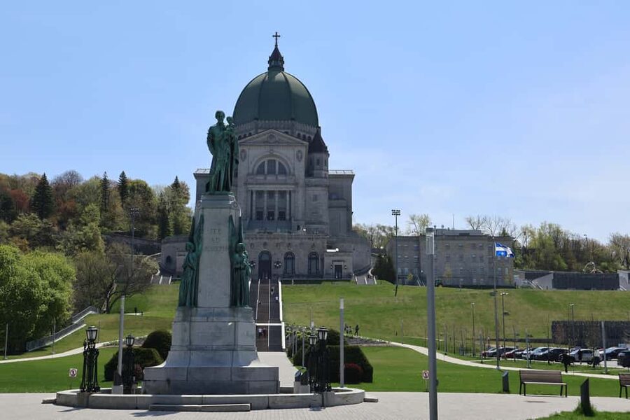 Montreal: Iconic Landmarks All-Inclusive VIP Experience - Photos, accessibility, and practical comfort