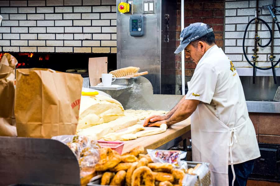 Montreal: Mile End District Food Tour with 8+ Tastings - Who should book this Mile End food walk?