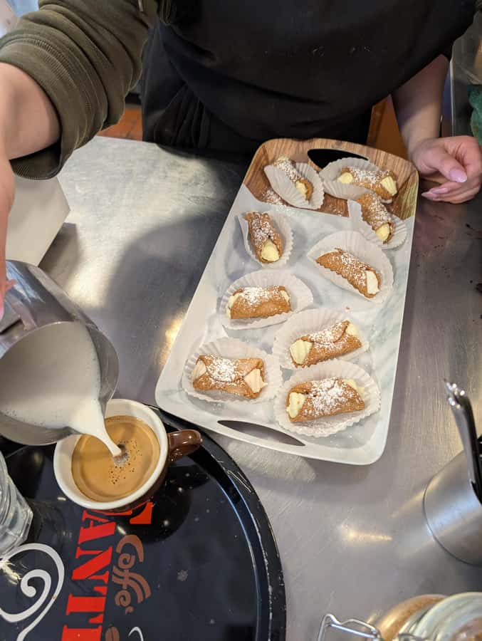 Montreal: Mile End District Food Tour with 8+ Tastings - The first bites: pastry and a true Montreal bagel